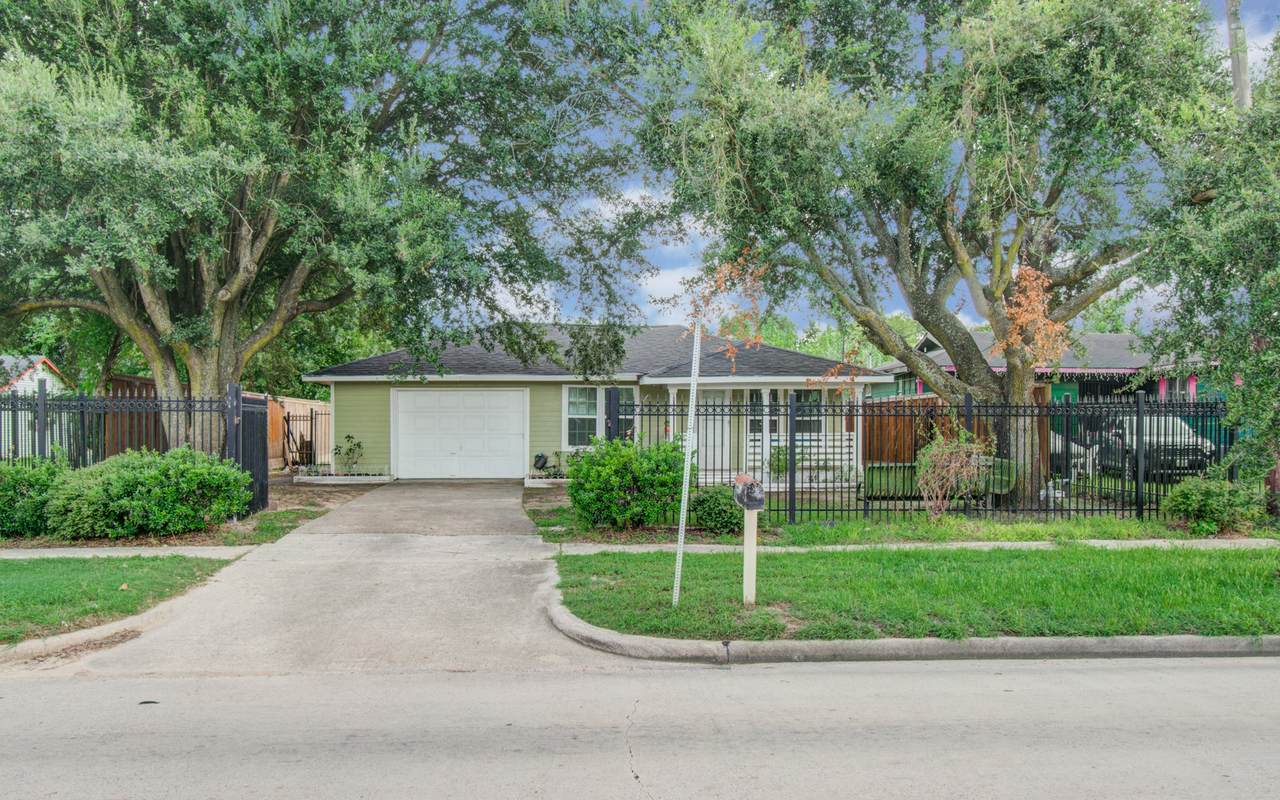 981 Victory Drive - Photo 1
