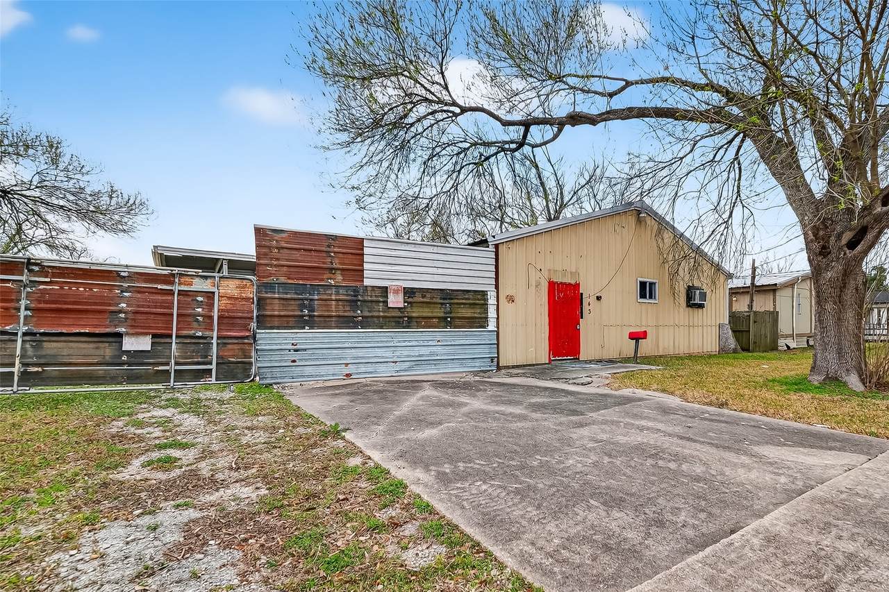 141 Campbell Avenue - Photo 1