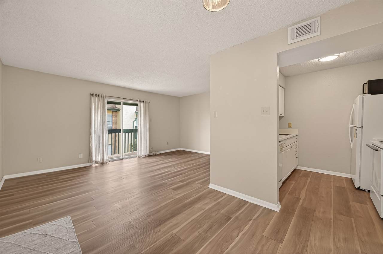 1516 Bay Area Boulevard - Photo 1