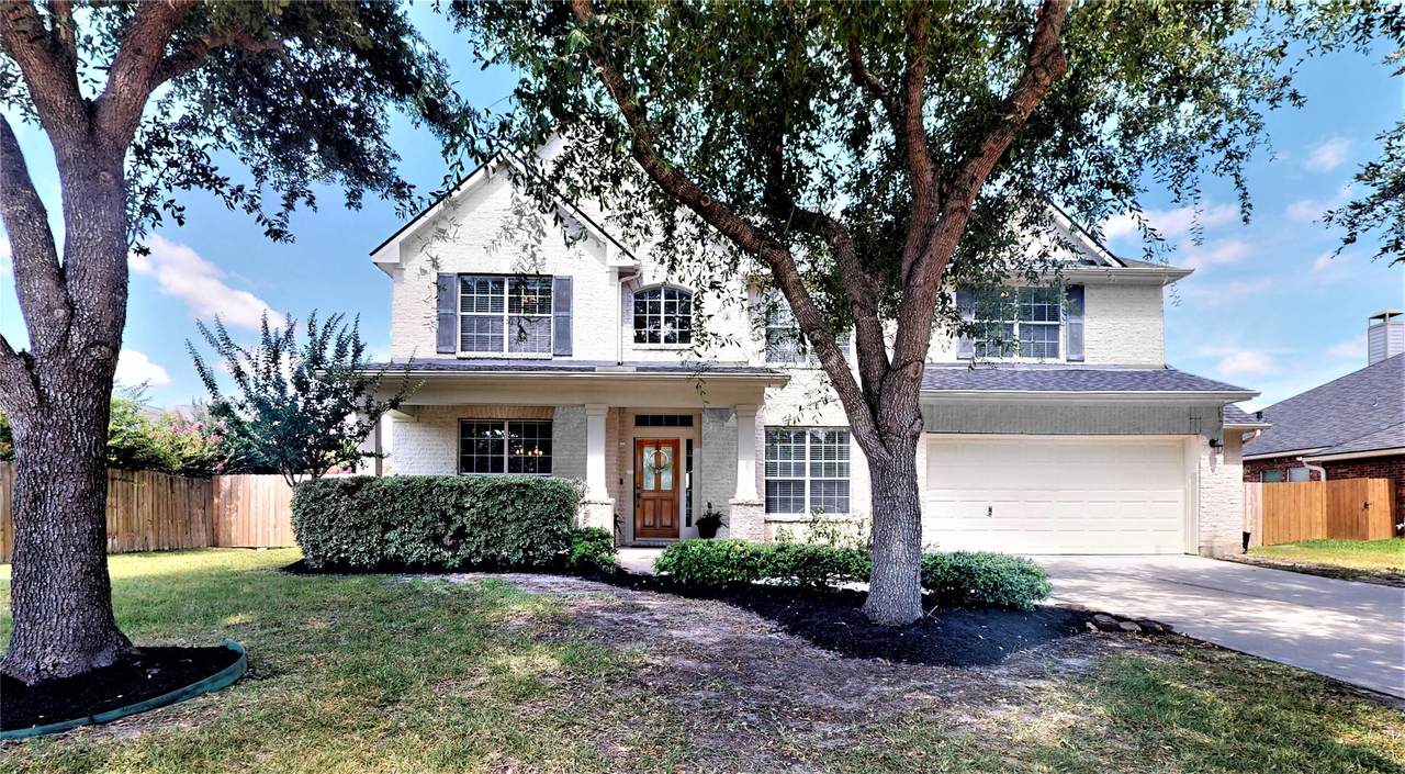 2506 Foxcrest Drive - Photo 1