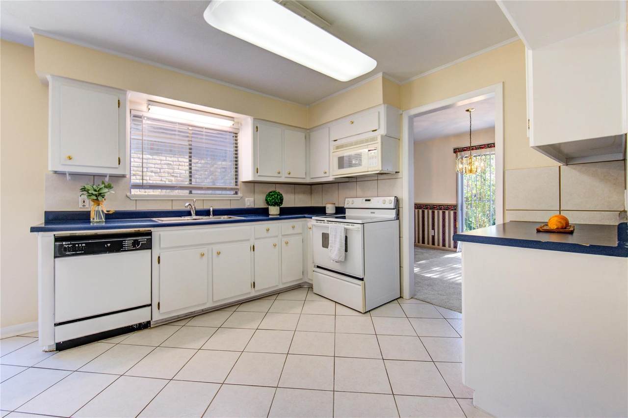 1927 Ash Meadow Drive - Photo 1