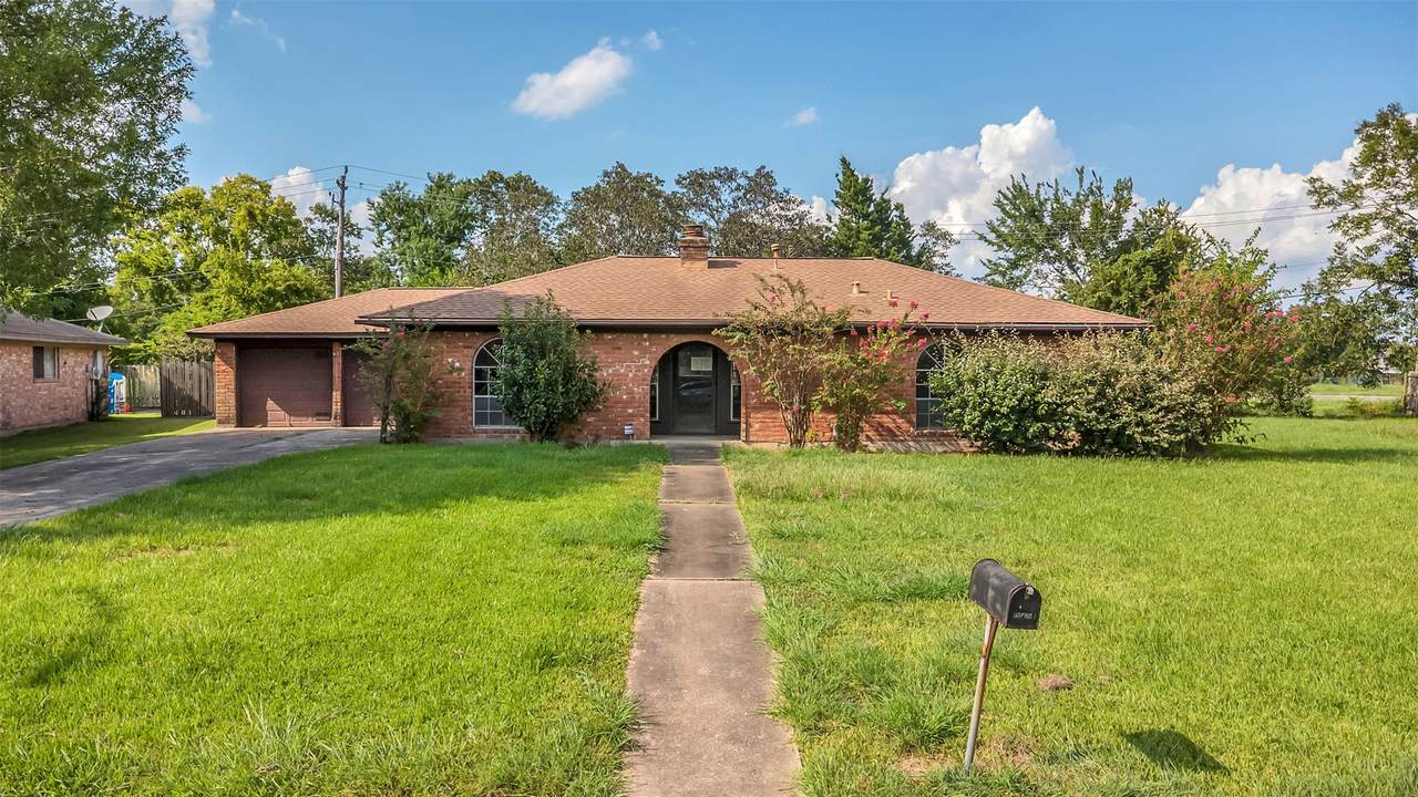 3400 Coachman Drive - Photo 1