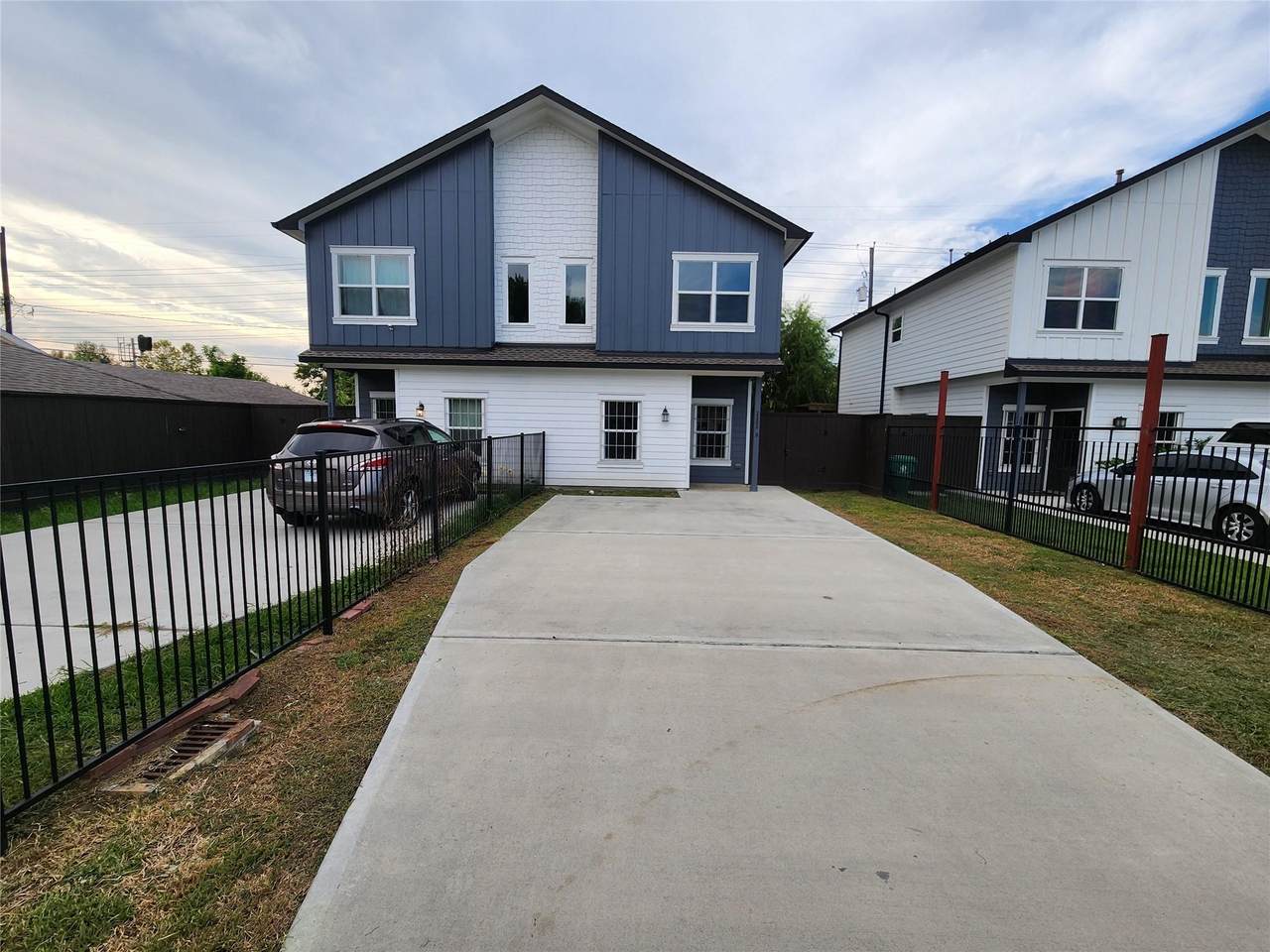 2202 Lynnfield Street - Photo 1