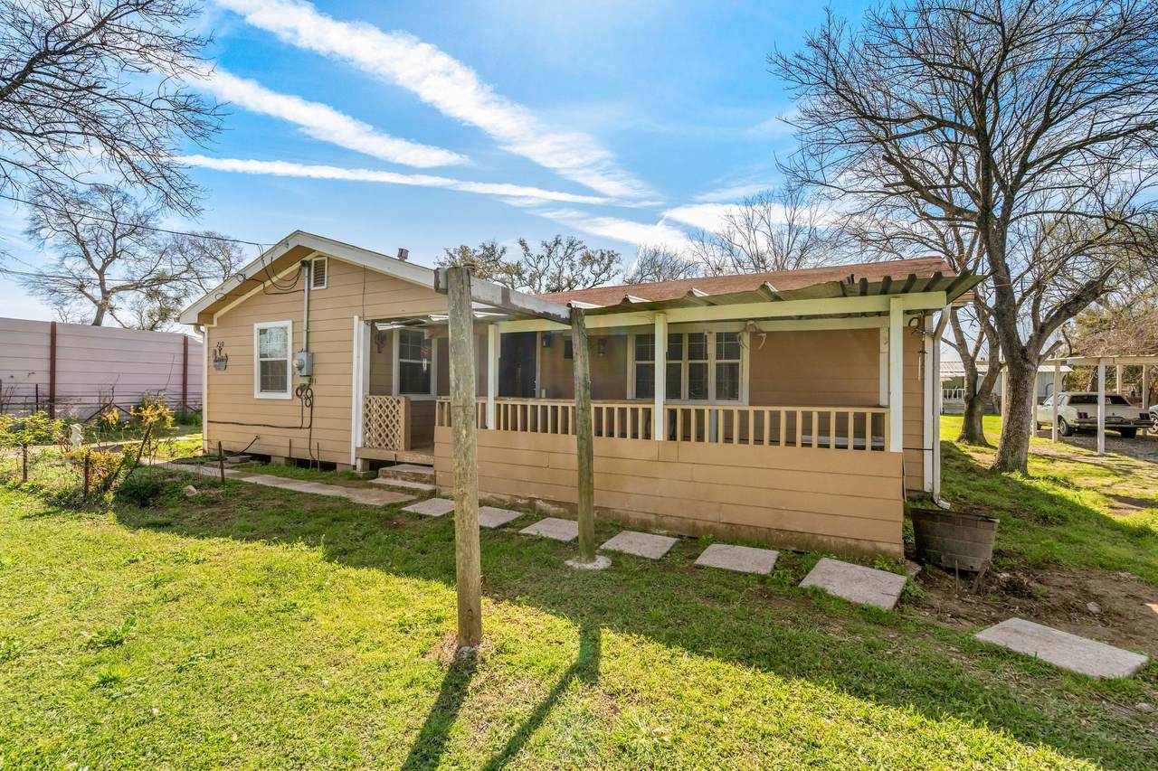 230 Busch Street - Photo 1