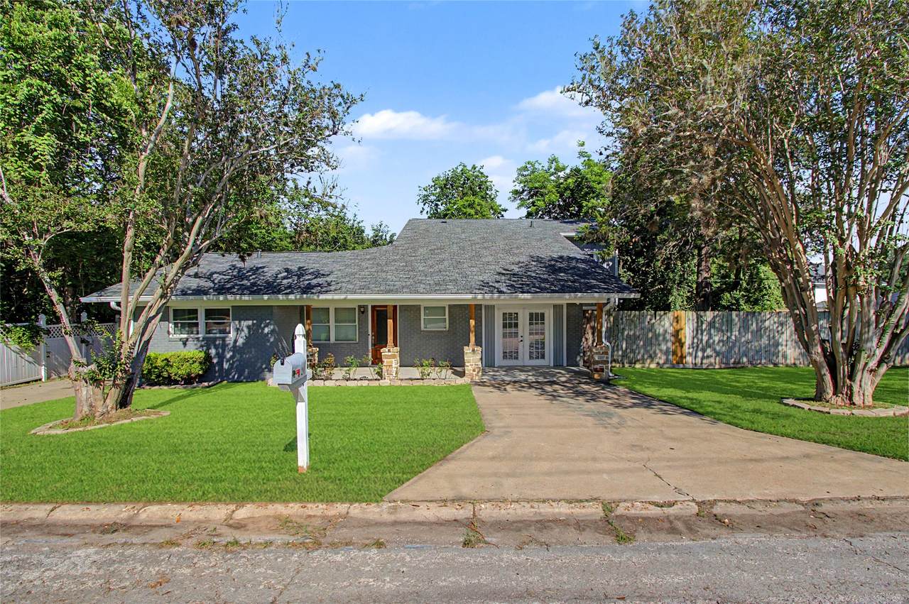 241 Masonic Street - Photo 1