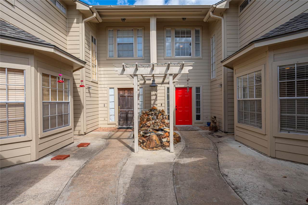 2060 Glencove Drive - Photo 1