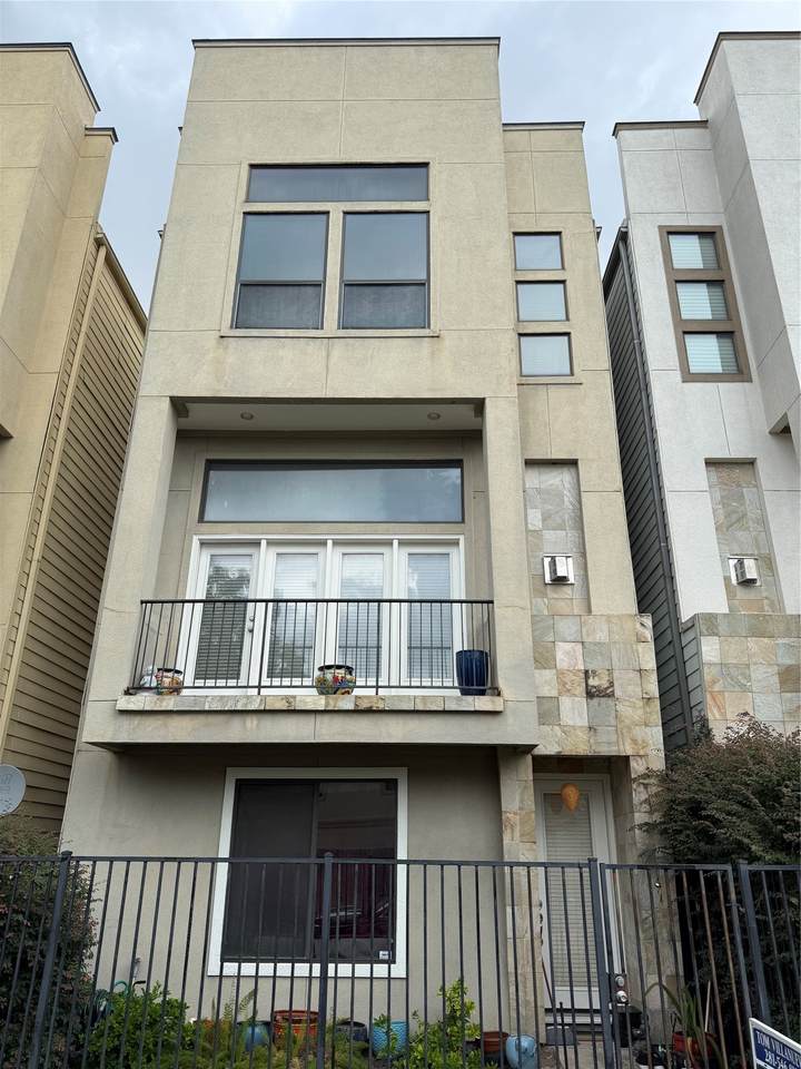 1714 Sandman Street - Photo 1