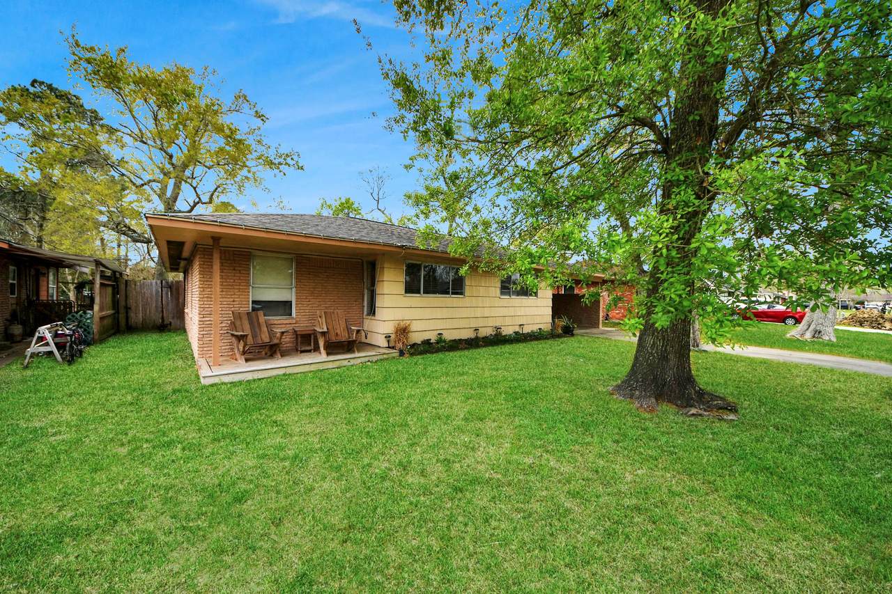 2806 Oak Drive - Photo 1