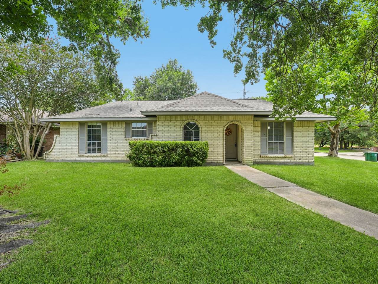 7110 Log View Drive - Photo 1