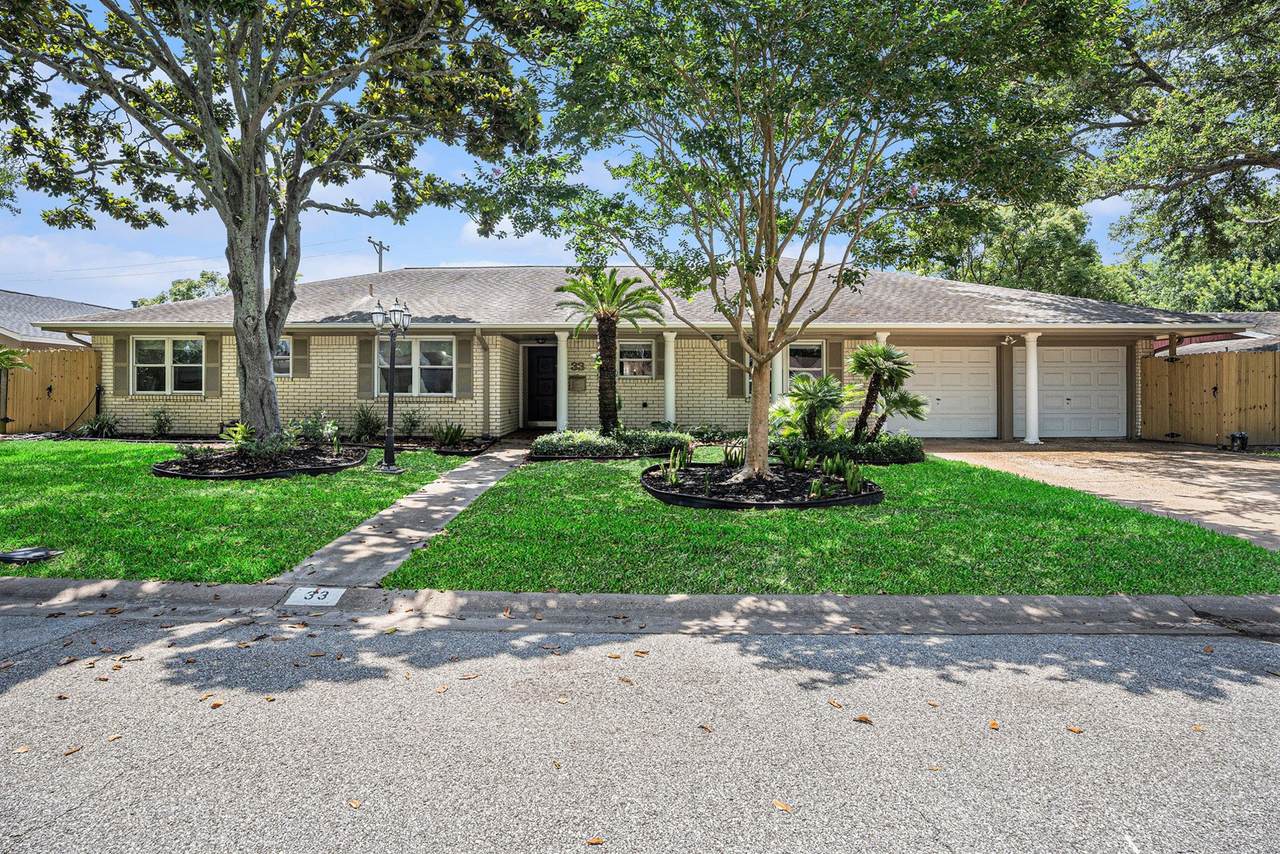 33 Maple Lane - Photo 1