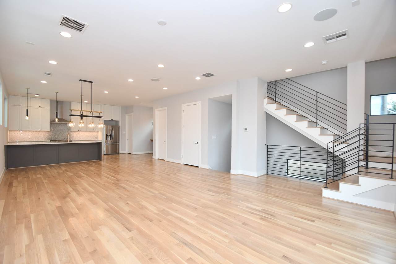 818 Knox Street - Photo 1