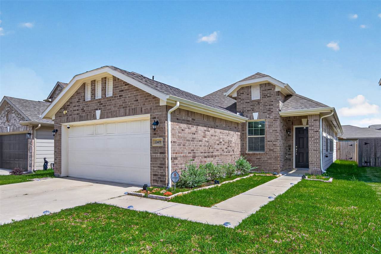 22409 Kinley Street - Photo 1