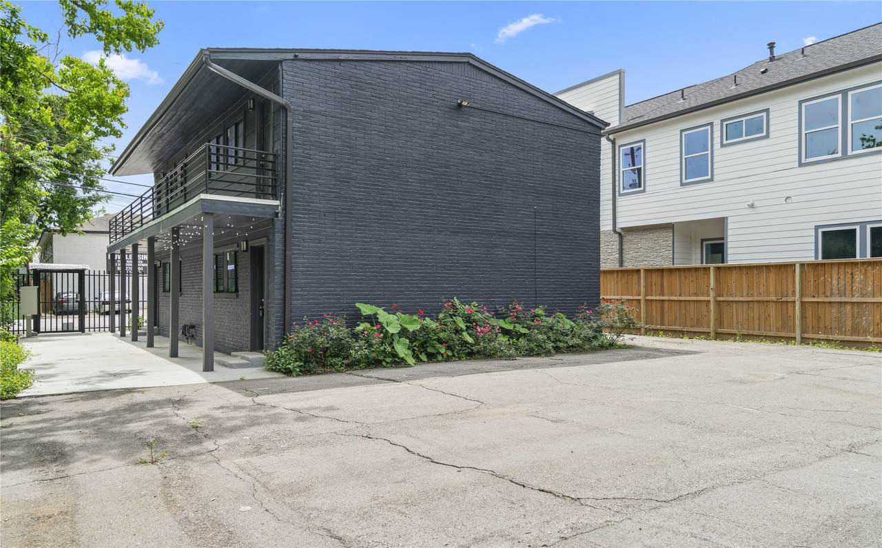 6810 Del Rio Street - Photo 1