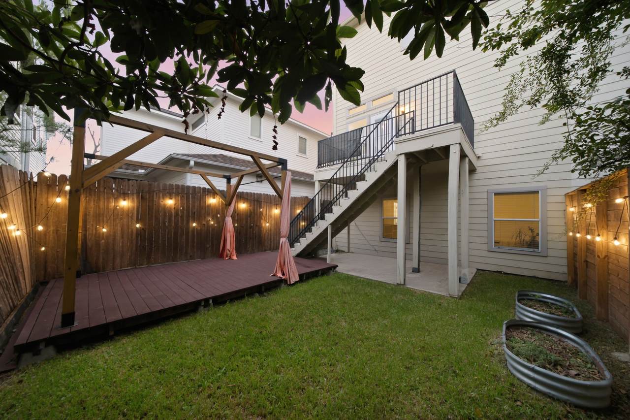 907 Lawrence Street - Photo 1