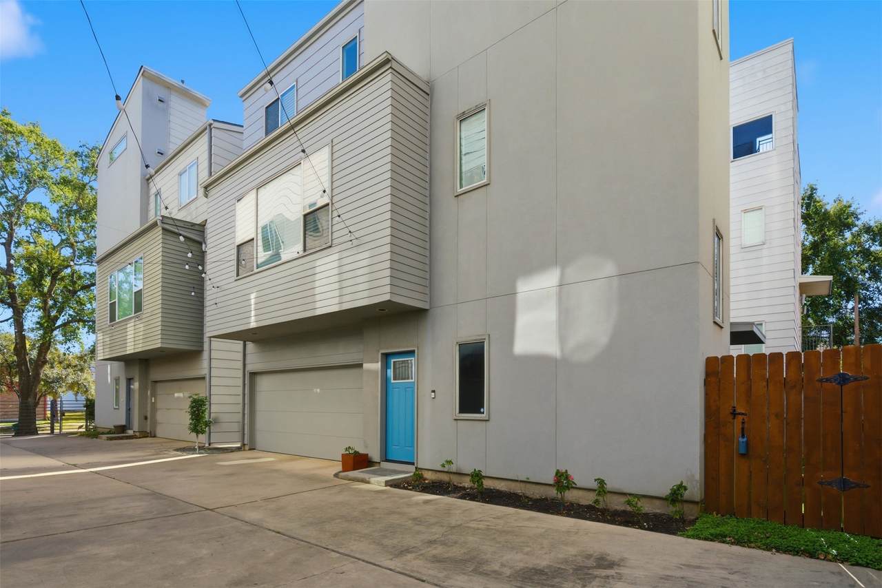 4704 Crawford Street - Photo 1