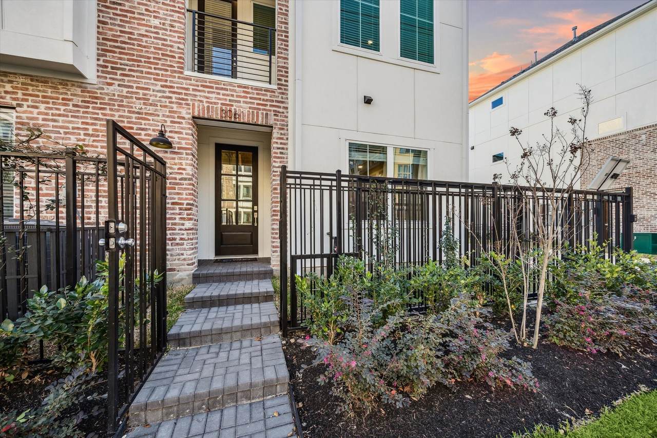 3083 Hicks Street - Photo 1