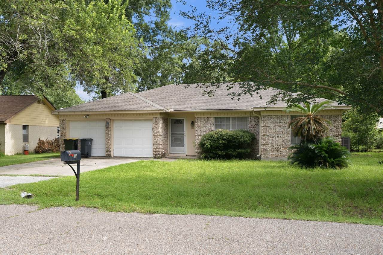 107 Montrose Circle - Photo 1