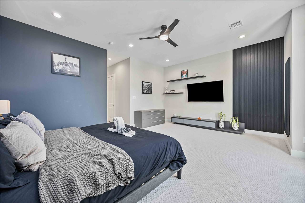 5821 Kansas Street - Photo 1