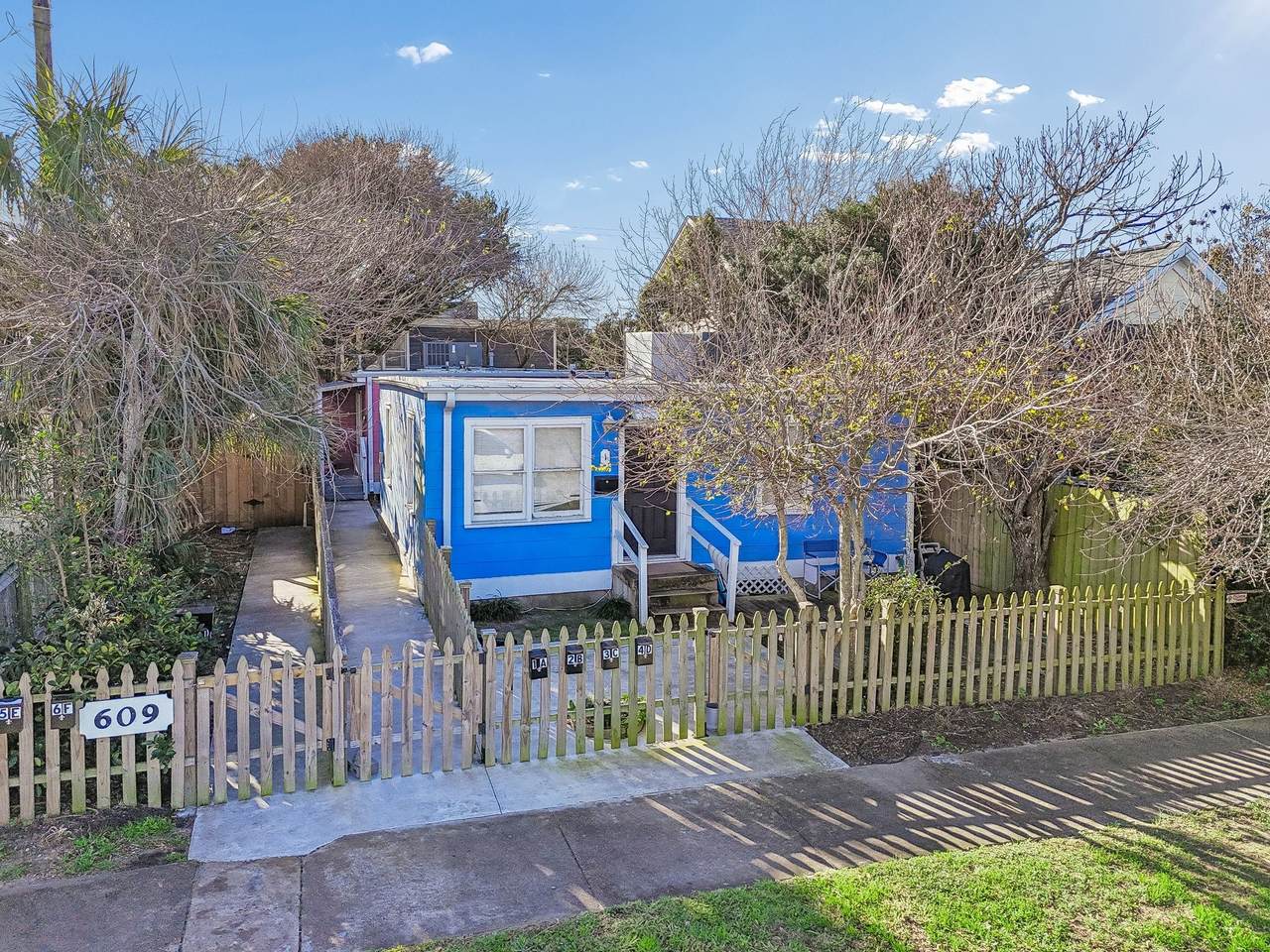 609 Sealy Avenue - Photo 1