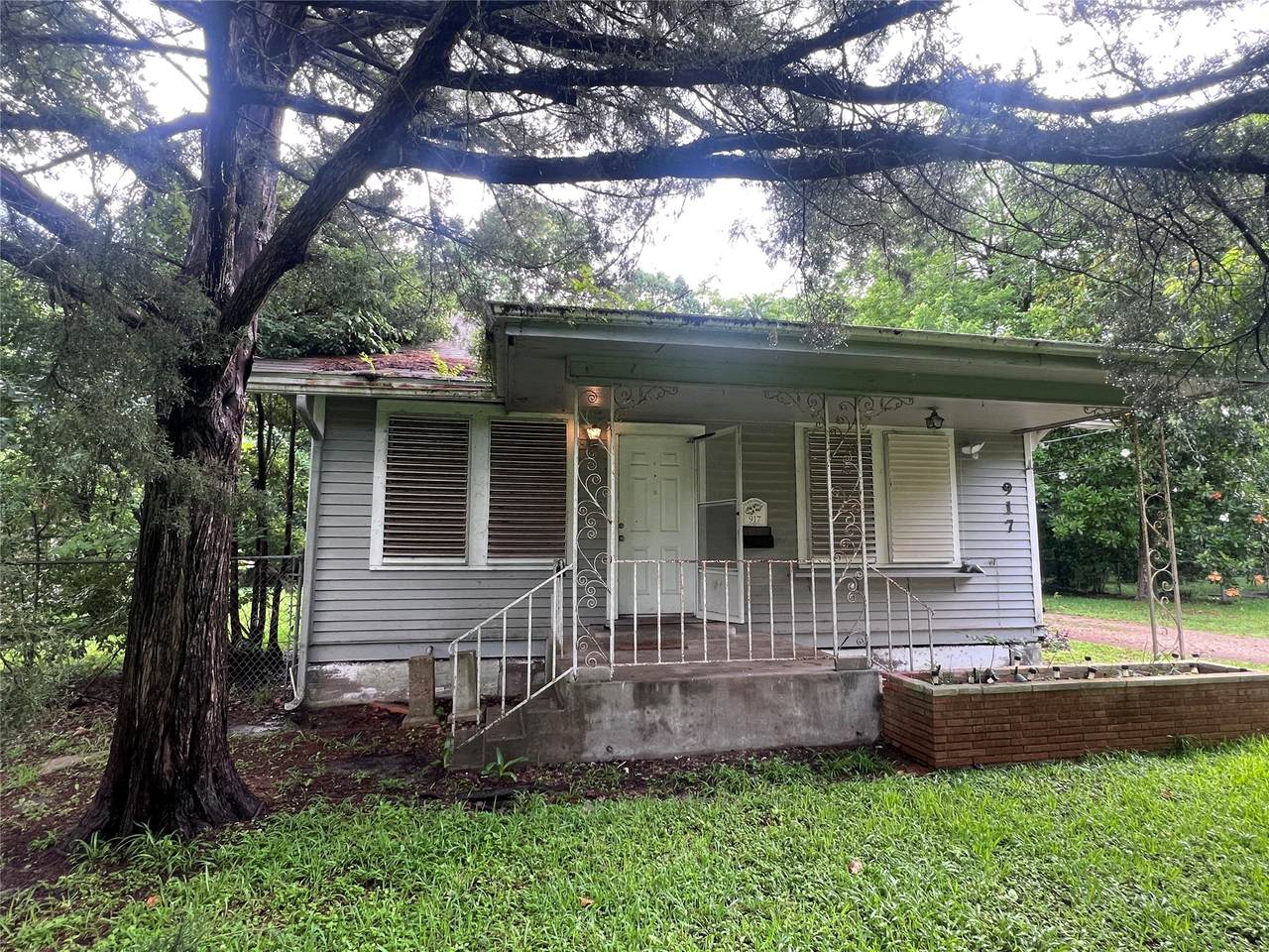 917 Laurel Street - Photo 1