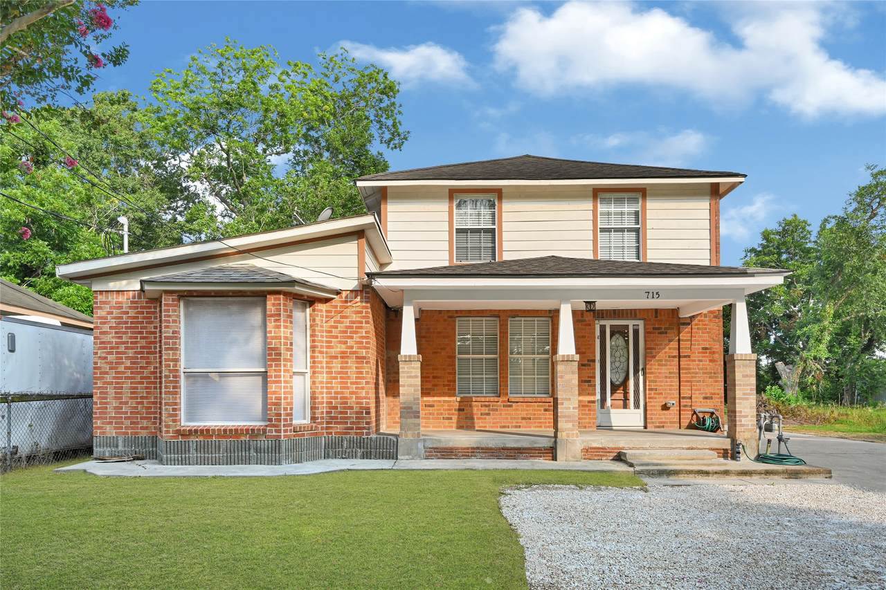 715 1st Street - Photo 1