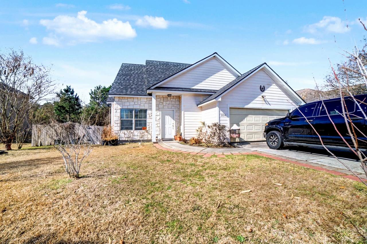 256 Kellyn Court - Photo 1