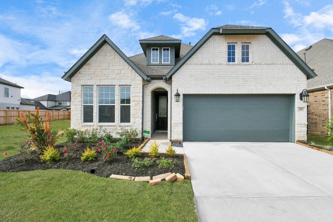 211 Amaranth Way - Photo 1