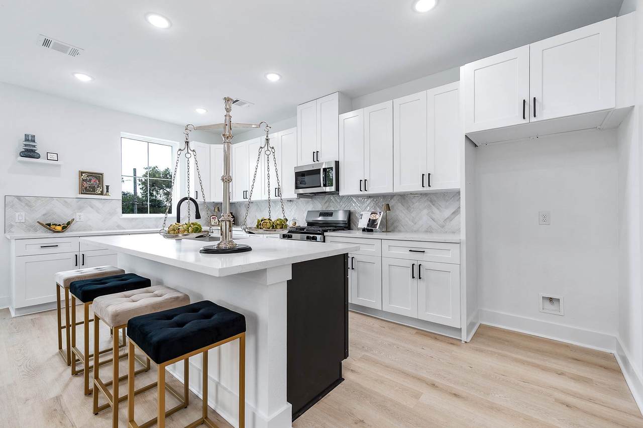 1515 Euel Street - Photo 1