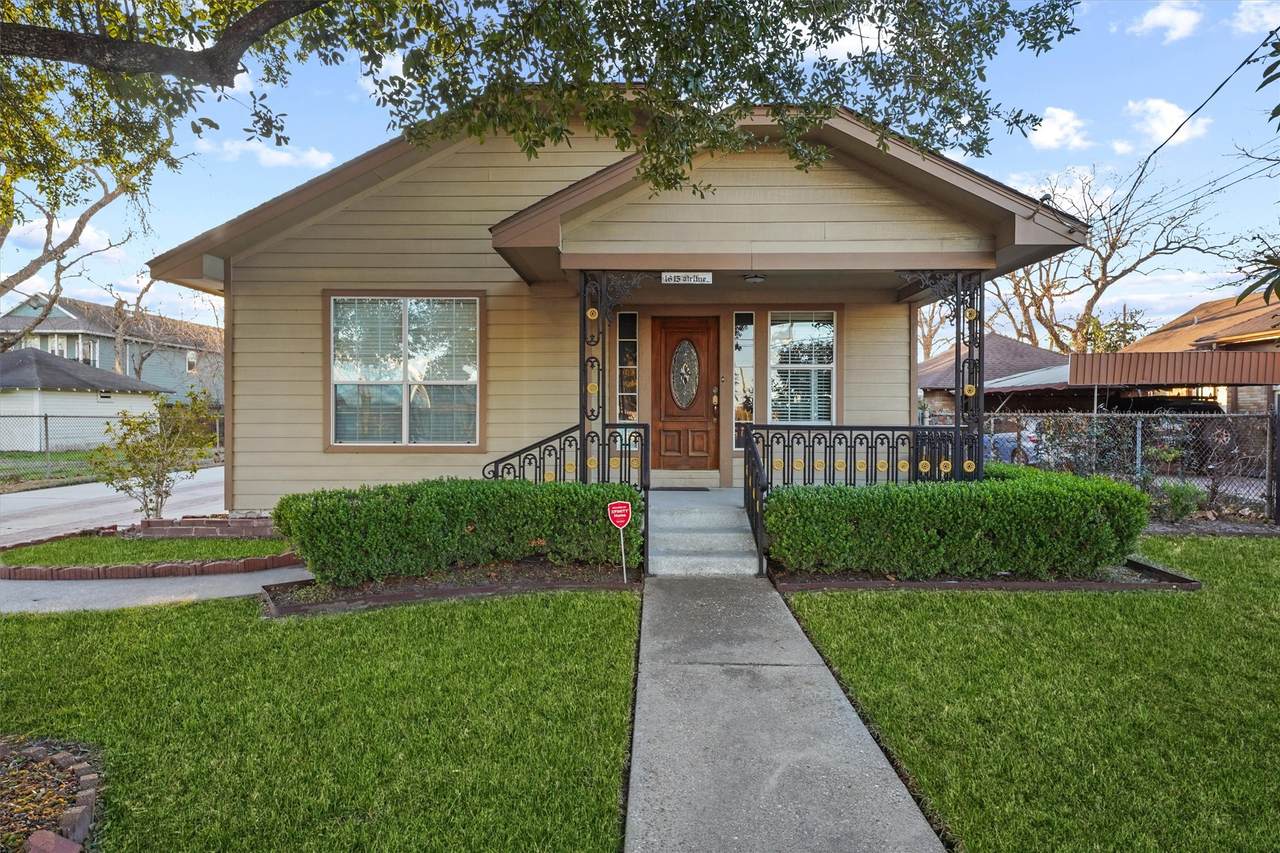 1615 Airline Drive - Photo 1