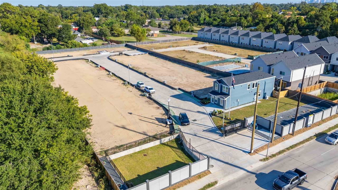 1062 Wheatley Oak Lane - Photo 1