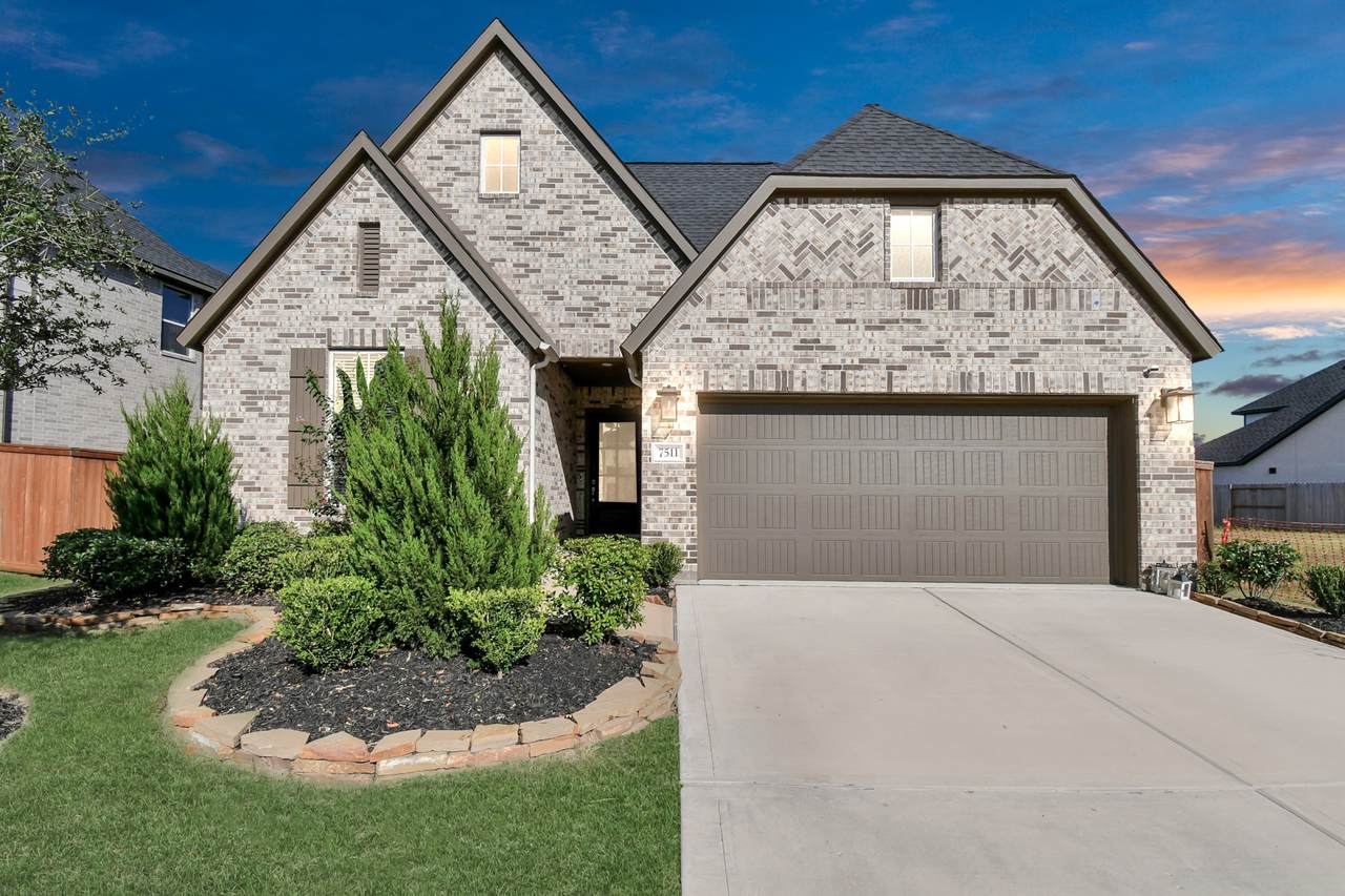 7511 Ridgeside Drive - Photo 1