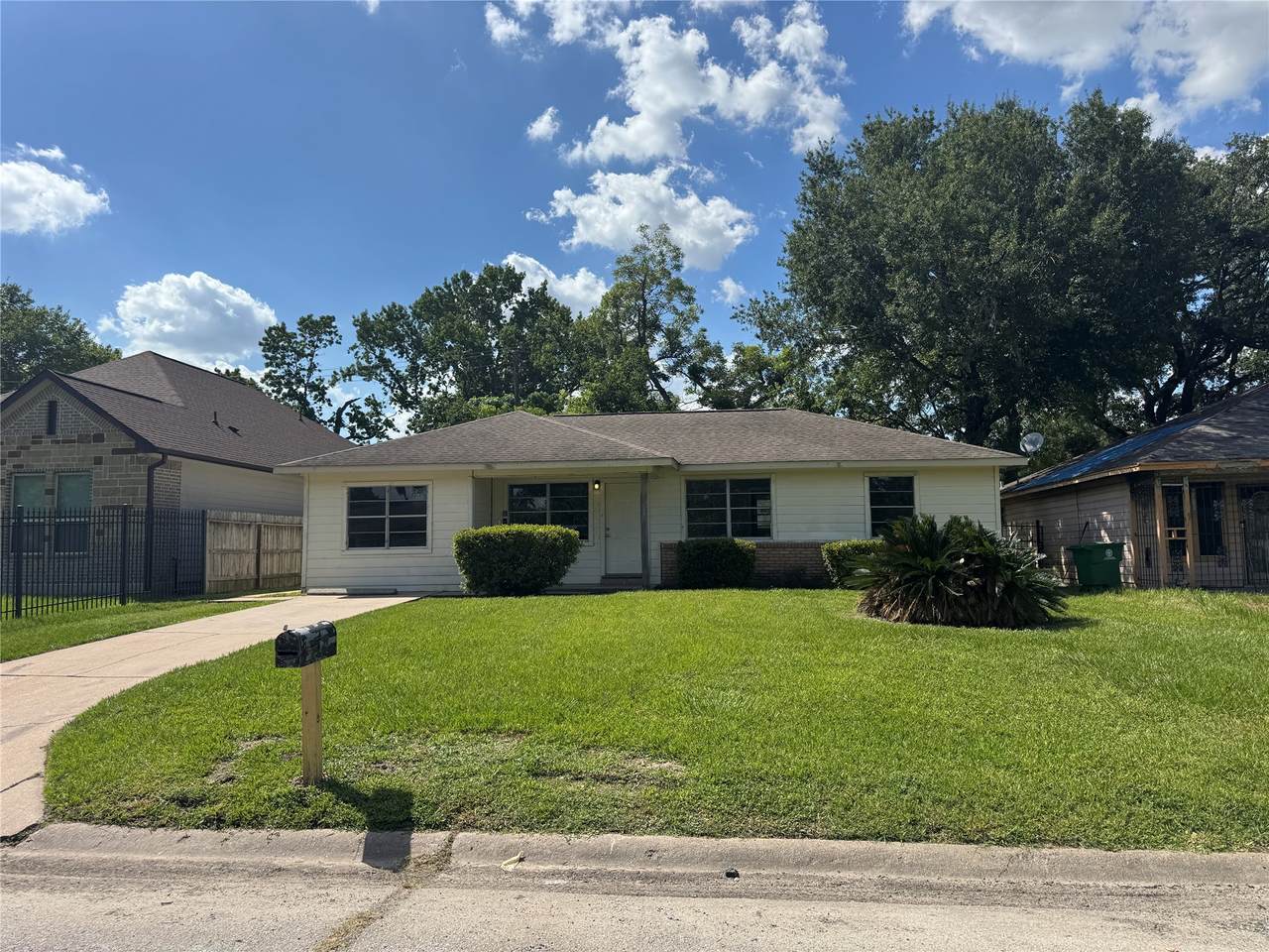 7305 Yoe Street - Photo 1