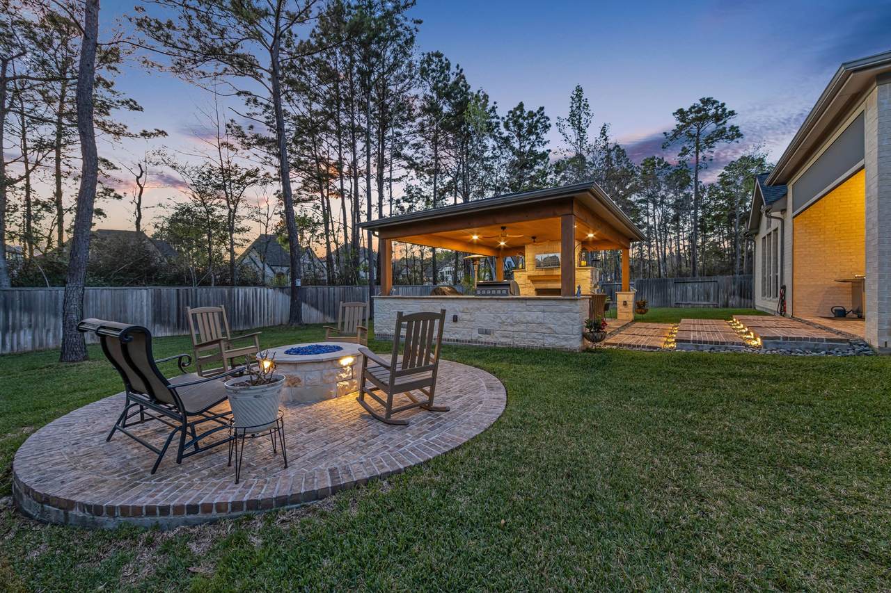 137 Sweeping Valley Drive - Photo 1