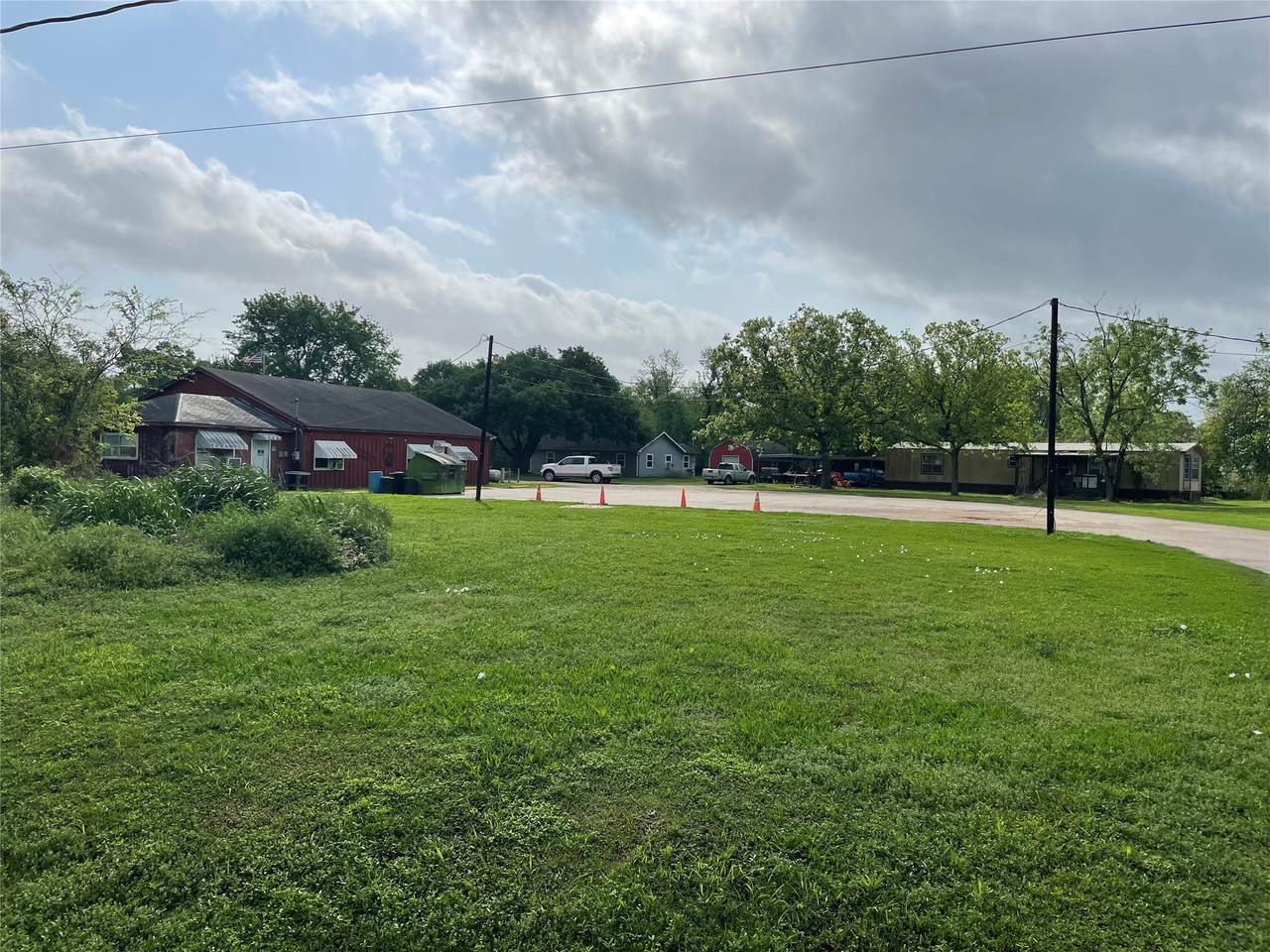 916 Hinson Street - Photo 1