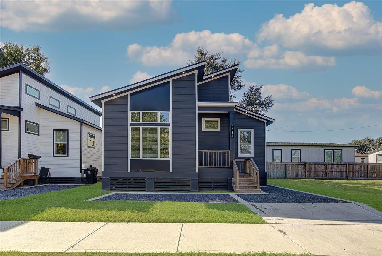 2614 Noble Street - Photo 1