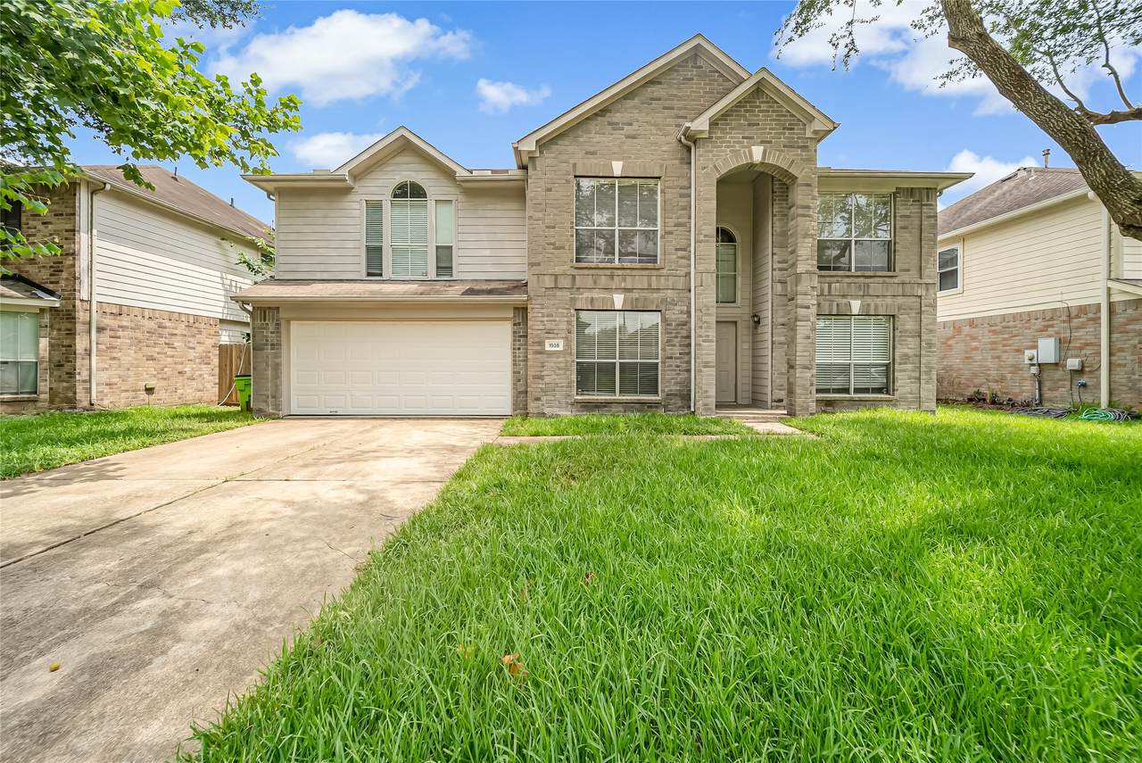 1938 Courtside Place Drive - Photo 1