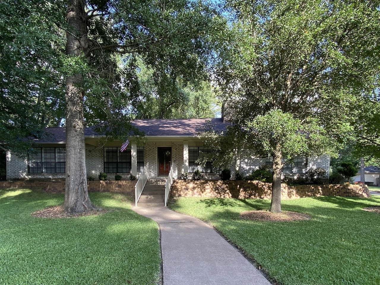 372 Oak Hill Drive - Photo 1