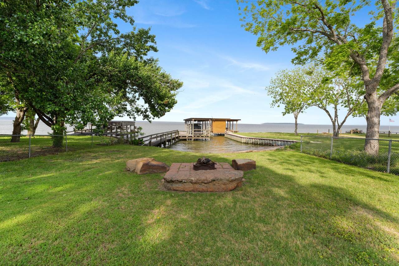 183 Lakeview Drive - Photo 1