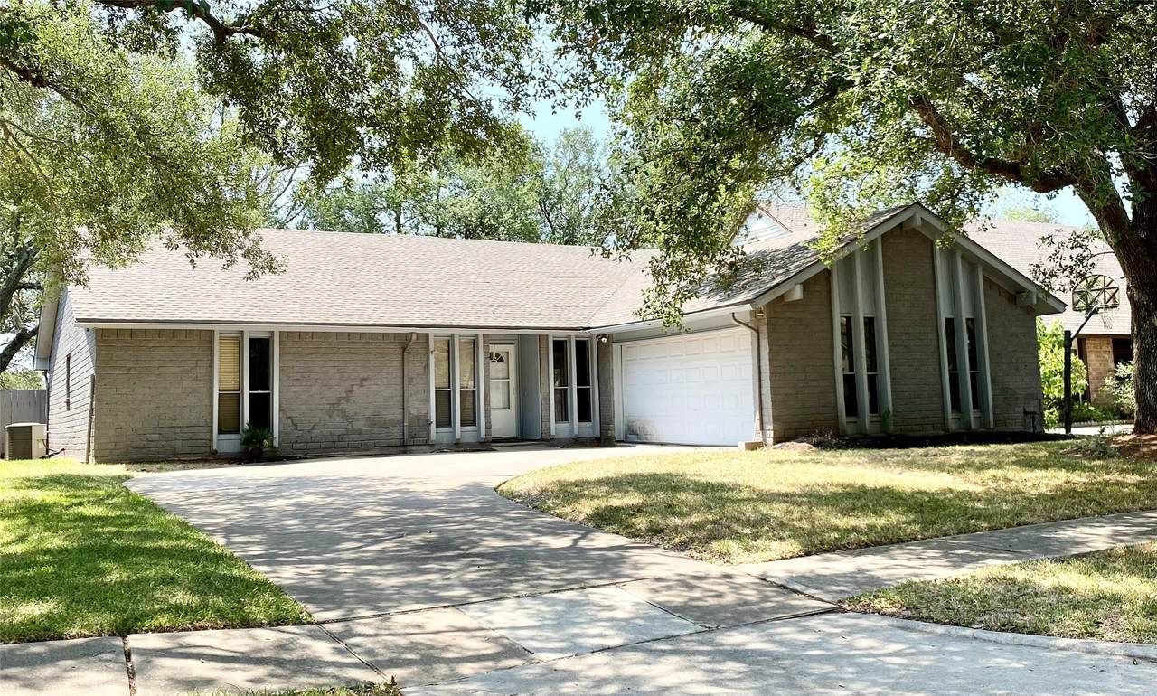 2819 Colony Drive - Photo 1