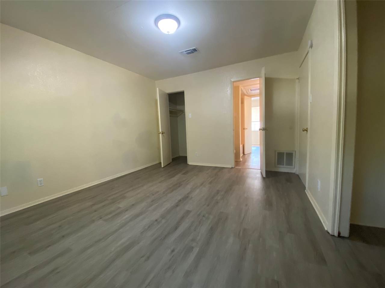 208 Kelly Street - Photo 1