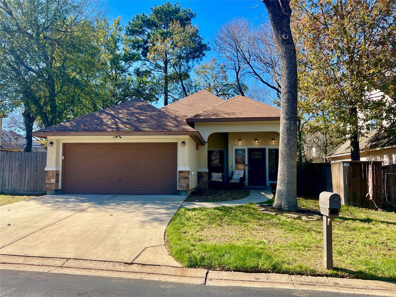 13901 Hydra Court - Photo 1