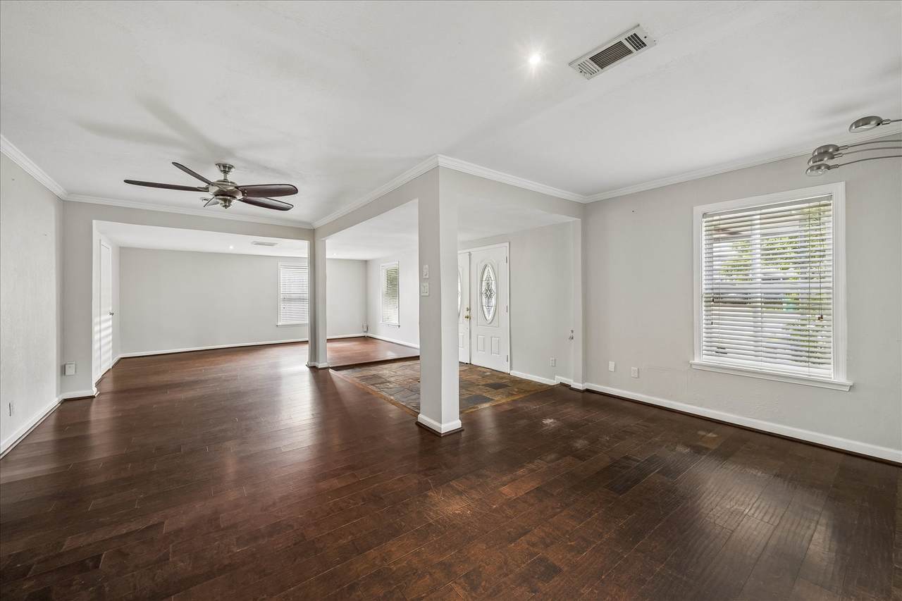6621 Westview - Photo 1
