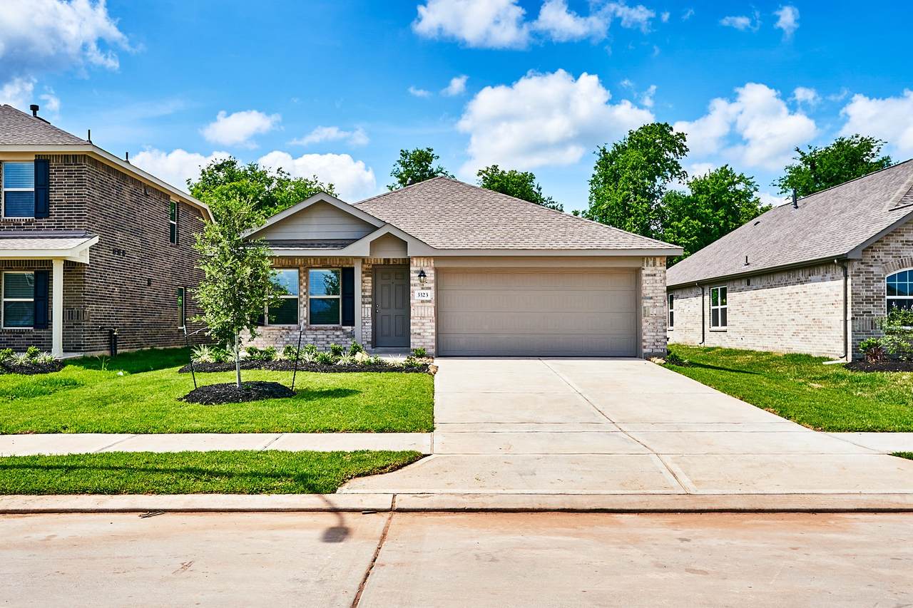3323 Avary River Lane - Photo 1