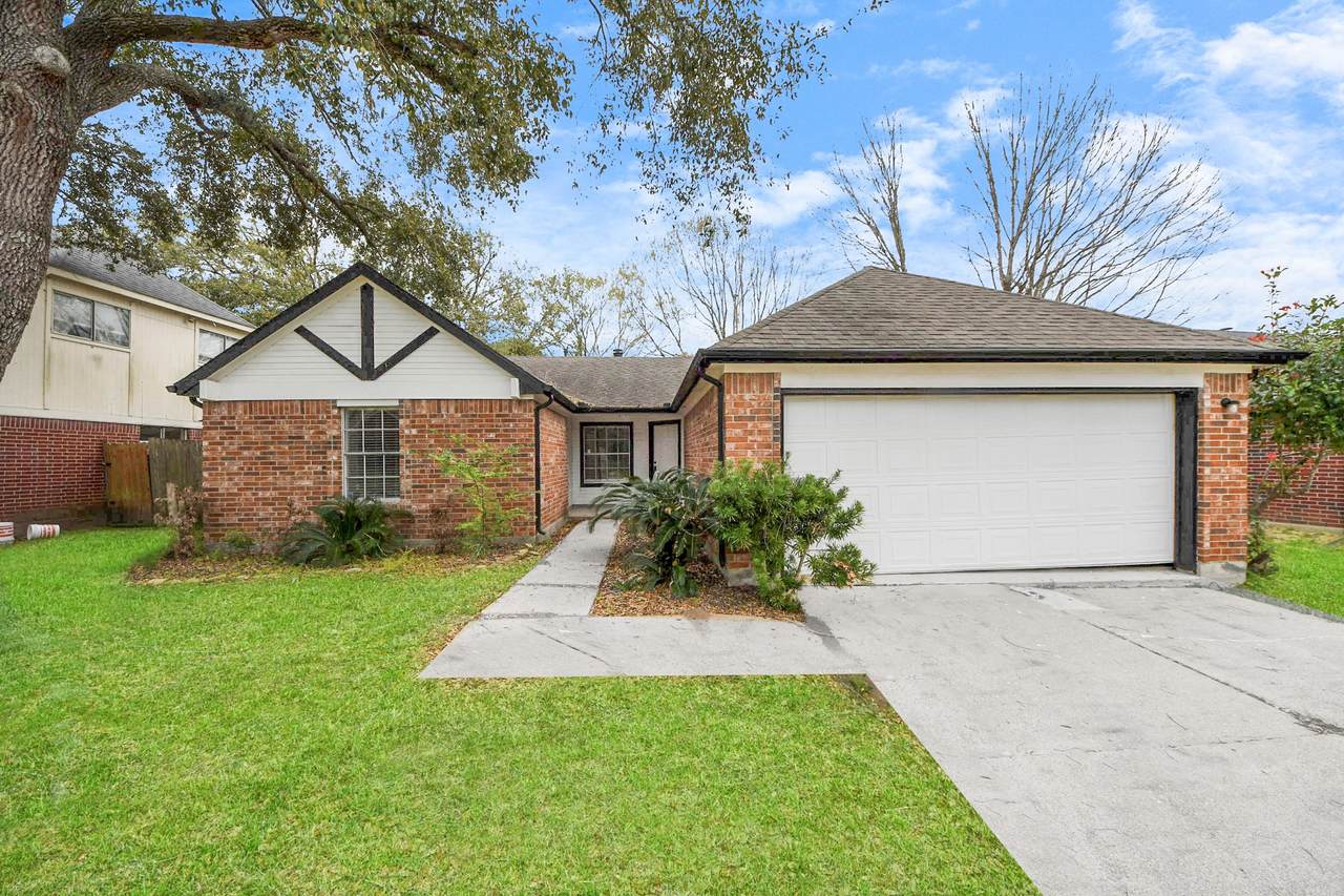 4915 Pecan Grove Drive - Photo 1