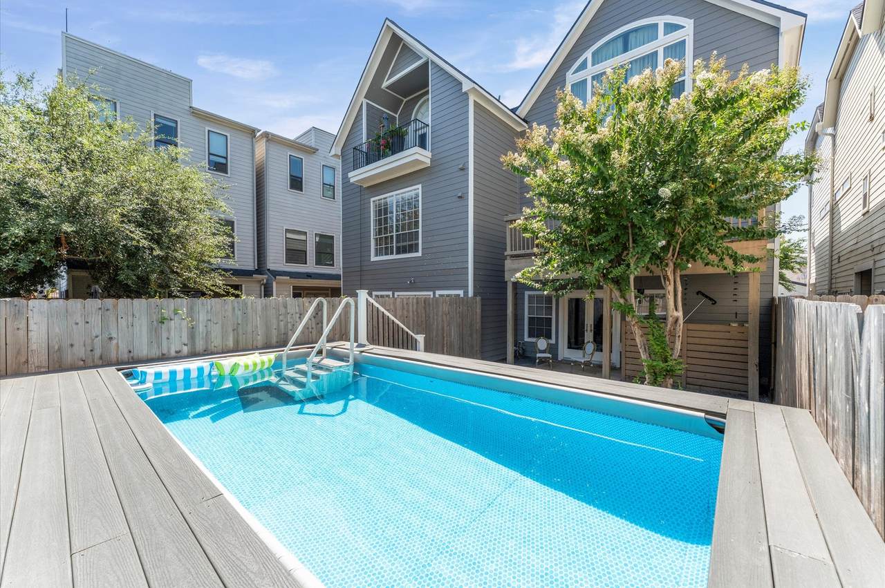 2201 Crocker Street - Photo 1