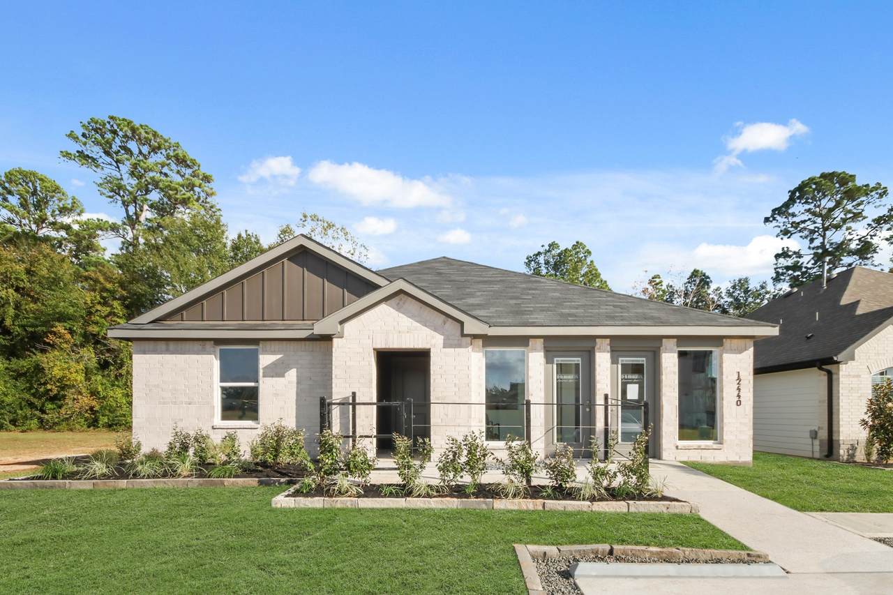 2912 Stratton Heights Lane - Photo 1
