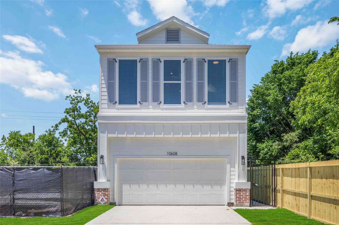 10608 Ashville Drive - Photo 1