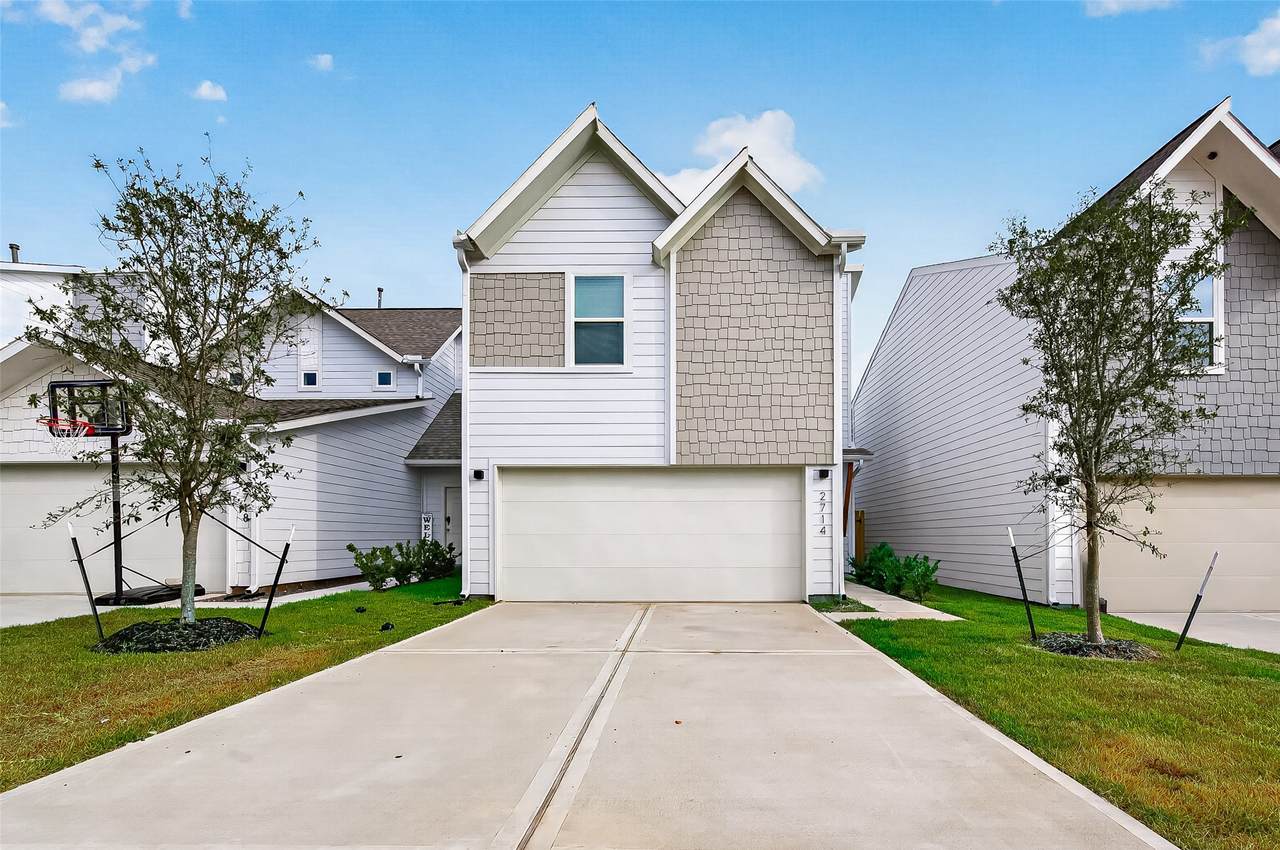 2714 Discovery Trails Court - Photo 1