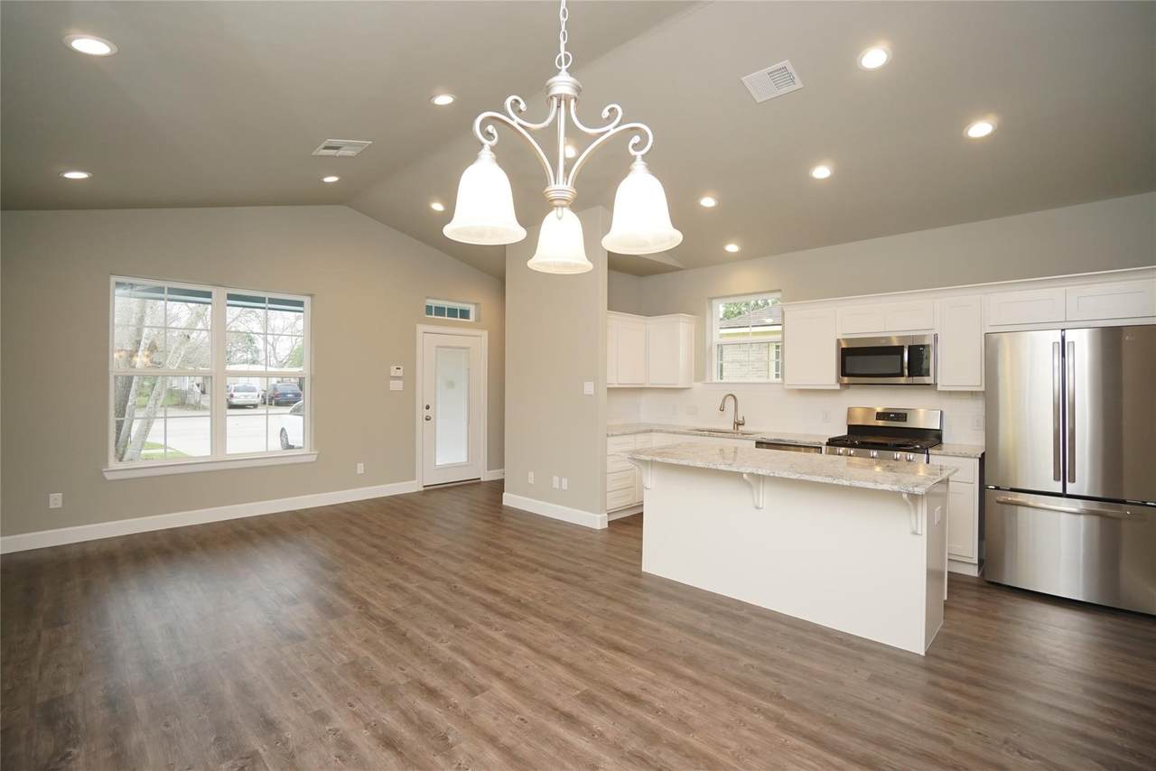 1137 4th Street - Photo 1