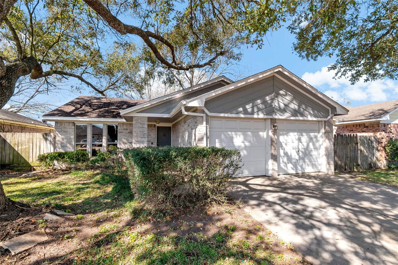 7410 Londres Drive - Photo 1